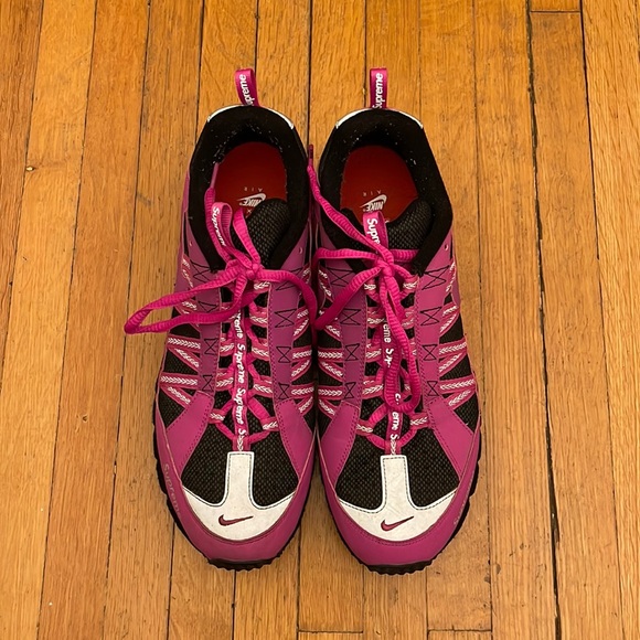 Nike x Supreme 2017 Air Humara Fire Pink - Picture 2 of 4